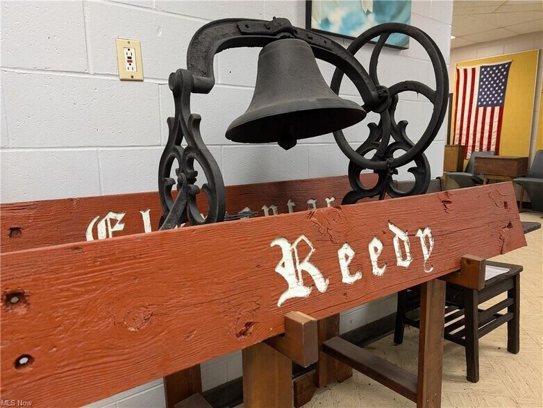 More Photos Of 66 Roosevelt St, Reedy Manufacturing For Sale