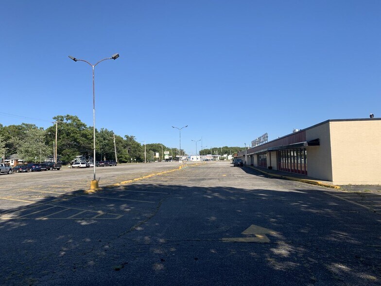 More Photos Of 1531 W Sherman Blvd, Muskegon Bowling Alley For Sale