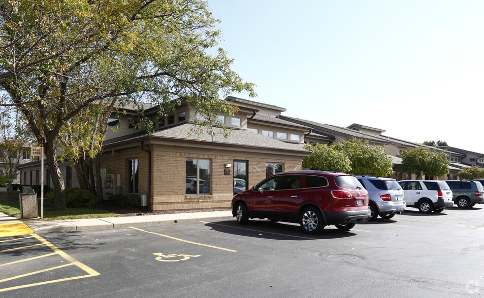 More Photos Of 6768-6796 Loop Rd, Centerville Medical For Lease