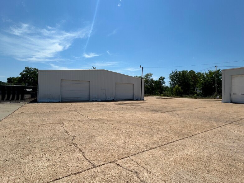 More Photos Of 246-248 N Pearson Rd, Jackson Warehouse For Lease