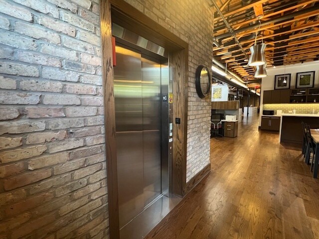 More Photos Of 220 N River St, East Dundee Freestanding For Sale