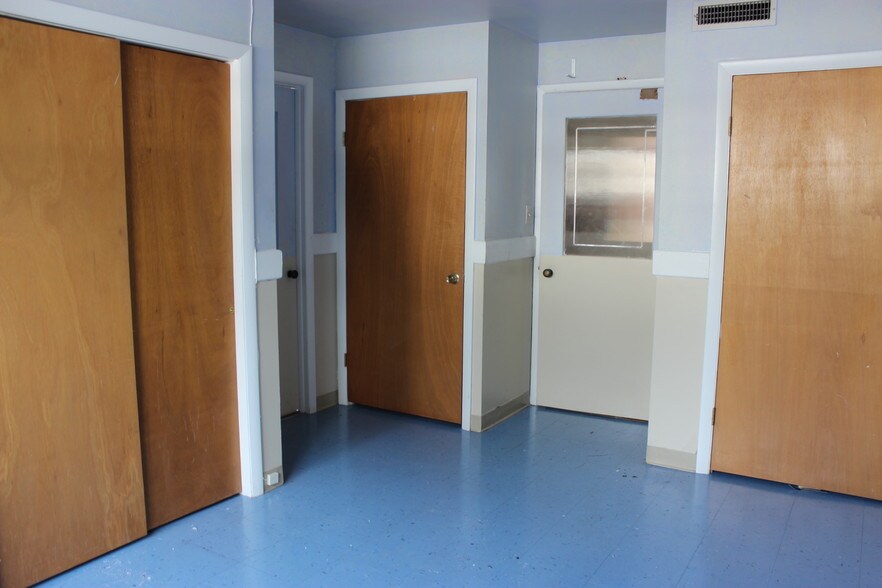 More Photos Of 1384-1388 Dixwell Ave, Hamden Office For Lease