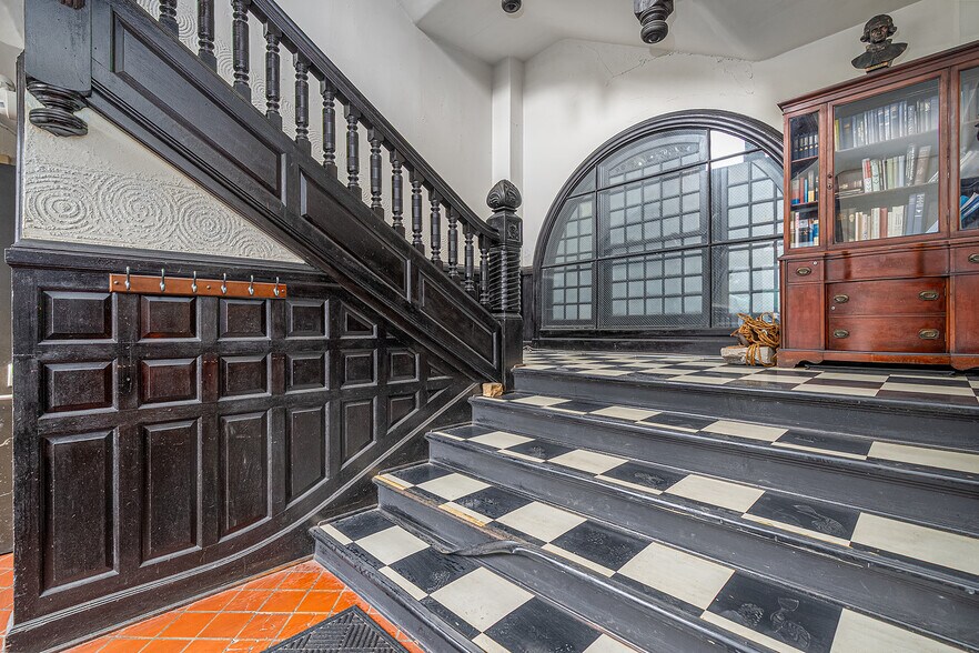 More Photos Of 100 E Bay St, Savannah Lodge Meeting Hall For Sale