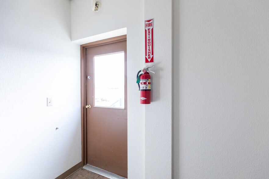 More Photos Of 1249 E Ridgecrest Blvd, Ridgecrest Office For Sale