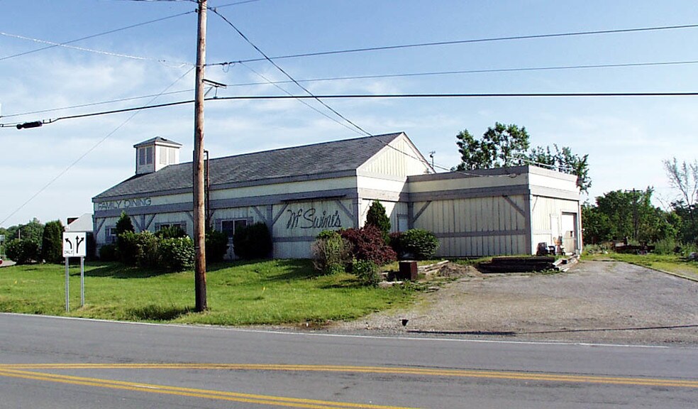 More Photos Of 365 E Hines Hill Rd, Hudson Restaurant For Sale