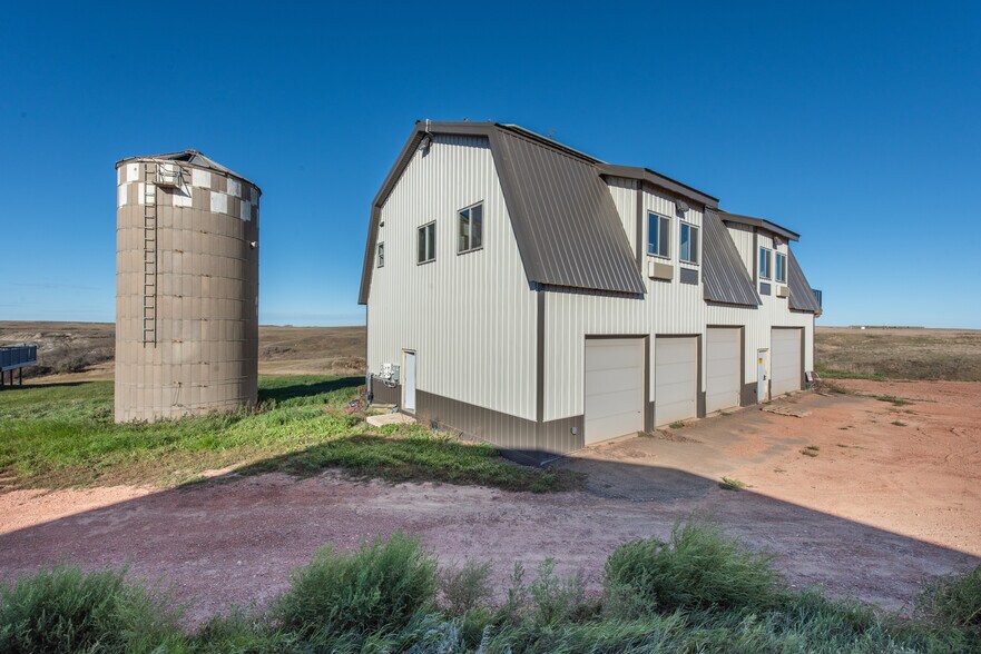 More Photos Of 13603 38th St SW, Belfield Flex For Lease