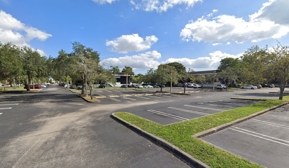 More Photos Of 9010 SW 137th Ave, Miami Unknown For Lease