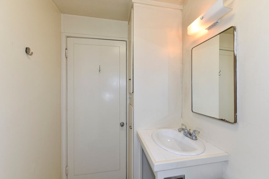 More Photos Of 1519 Main St, Napa Storefront Retail Residential For Sale