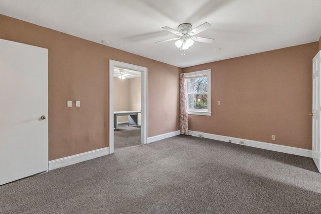 More Photos Of 205 Statesville Blvd, Salisbury Office For Lease