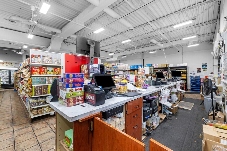 More Photos Of 36886 Ryan Rd, Sterling Heights Supermarket For Sale