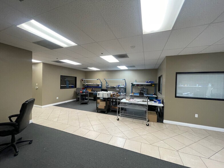 More Photos Of 42065 Zevo Dr, Temecula Warehouse For Sale