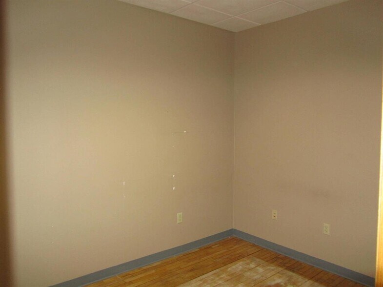 More Photos Of 74 S Main St, Fond Du Lac Loft Creative Space For Sale