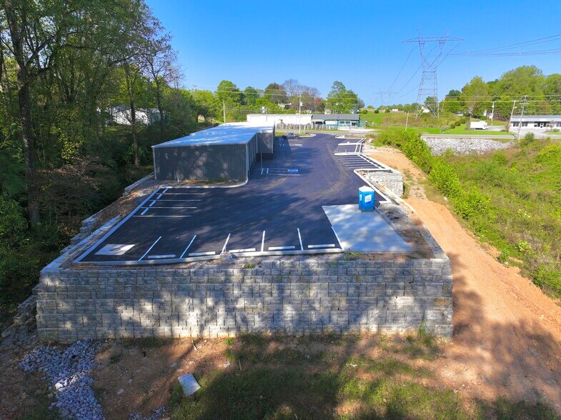 More Photos Of 1820 Highway 31 W, White House Warehouse For Sale