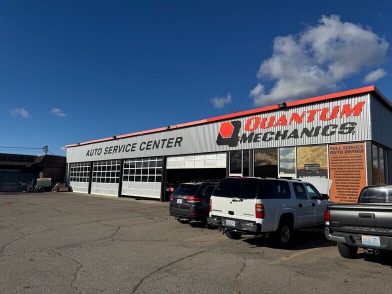 More Photos Of 10415 E Sprague Ave, Spokane Auto Repair For Lease