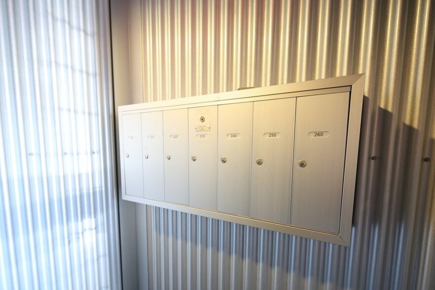 More Photos Of 430 Railway St, Vancouver Loft Creative Space For Lease