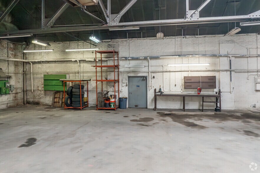 More Photos Of 6629 S Wentworth Ave, Chicago Warehouse For Lease