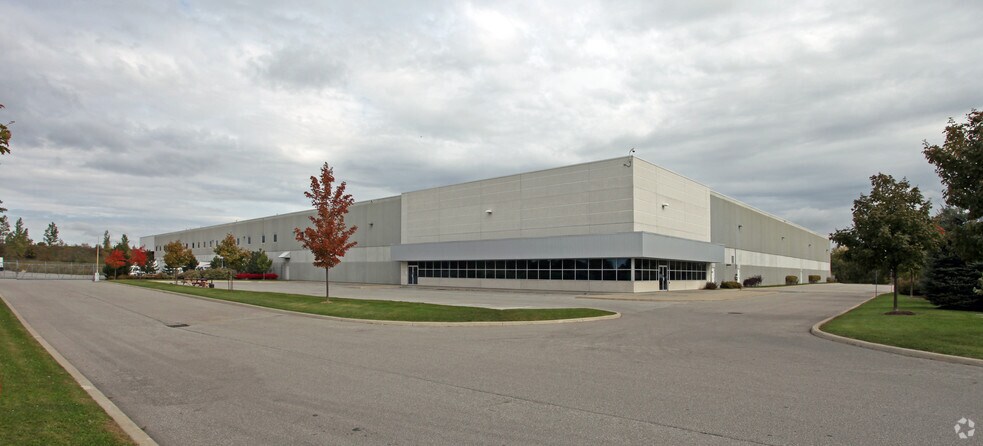 Primary Photo Of 1702 Tricont Ave, Whitby Manufacturing For Lease