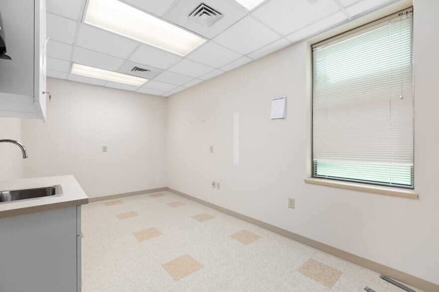 More Photos Of 15394 Kings Hwy, Montross Medical For Sale