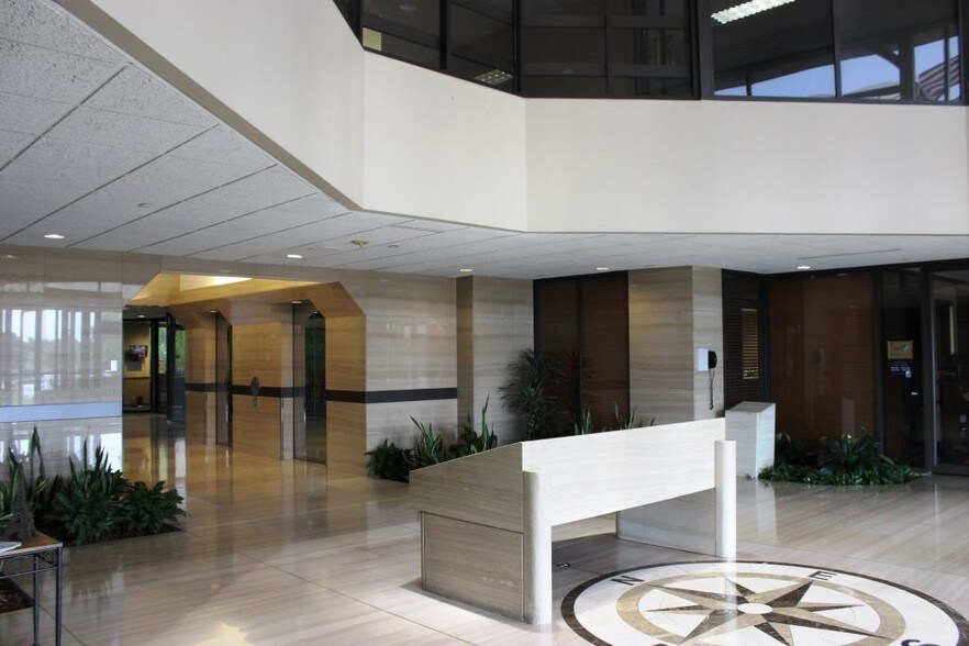 More Photos Of 7645 E 63rd St, Tulsa Office For Lease