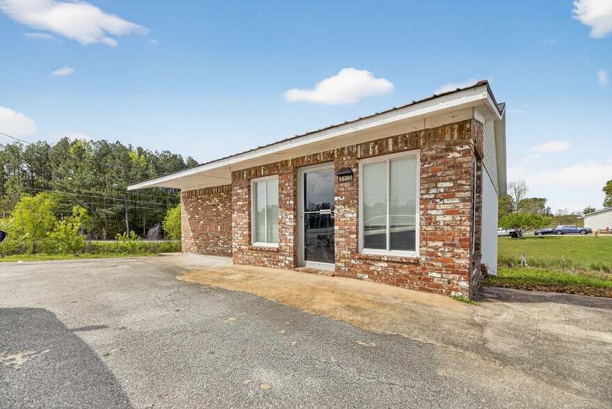 More Photos Of 15391 US Highway 431 S, Glencoe General Retail For Sale