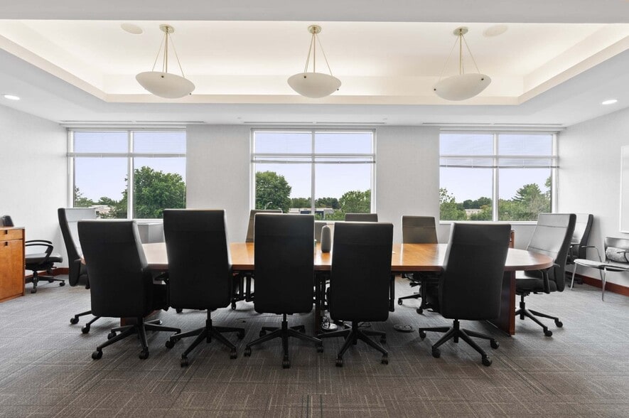 More Photos Of 662 Penn St, Newtown Office For Sale