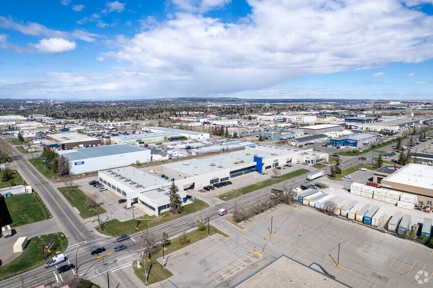 More Photos Of 333 28th St NE, Calgary Warehouse For Sale