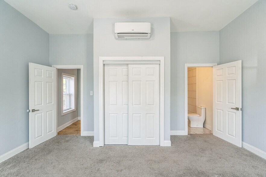 More Photos Of 1835 W 4th St, Wilmington Restaurant For Sale