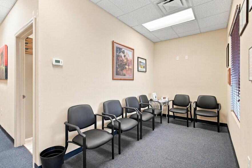 More Photos Of 375 Fennell Blvd, Lady Lake Medical For Sale