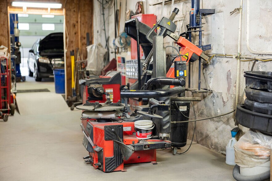 More Photos Of 8257 Frankford Ave, Philadelphia Auto Repair For Sale