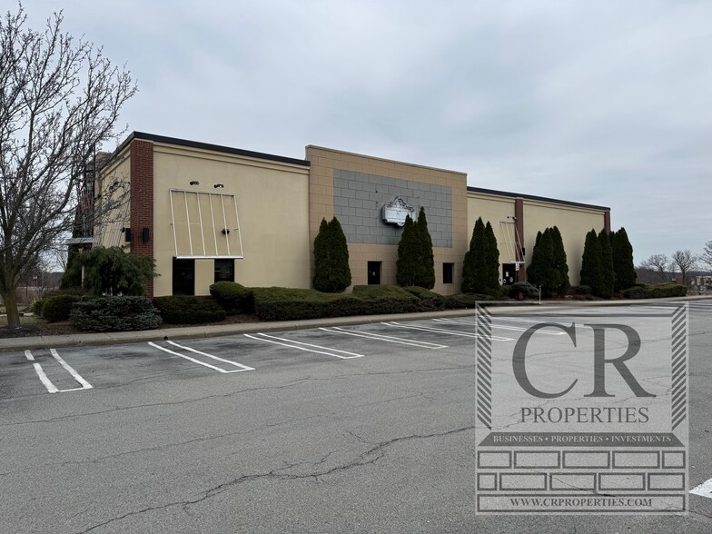 More Photos Of 23 Crystal Run Xing, Middletown Restaurant For Lease