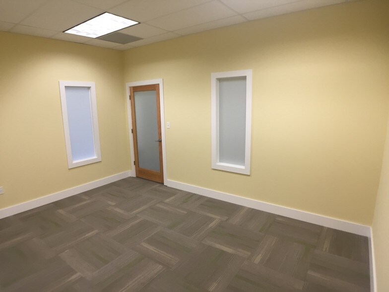 More Photos Of 677 Craig Rd, Creve Coeur Office For Lease