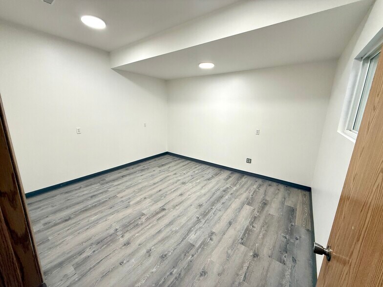 More Photos Of 8 Van Der Horn Way, Red Deer County Truck Terminal For Sale