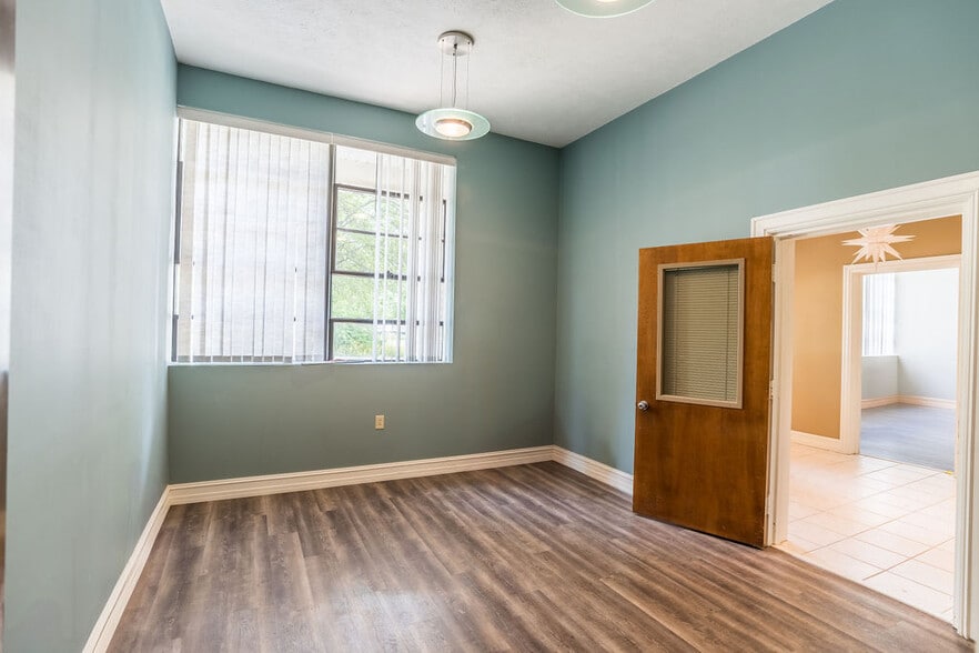 More Photos Of 140 College St, Crofton Schools For Sale