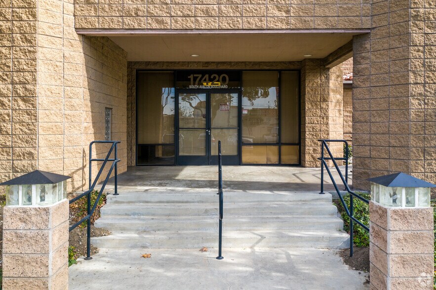 More Photos Of 637 E Albertoni St, Carson Unknown For Lease