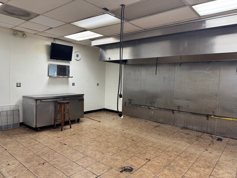 More Photos Of 1920 Tyler St, Hollywood Restaurant For Lease