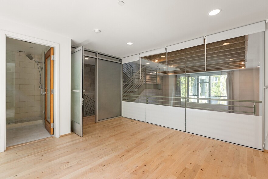 More Photos Of 3450 Cahuenga Blvd W, Los Angeles Office Residential For Sale