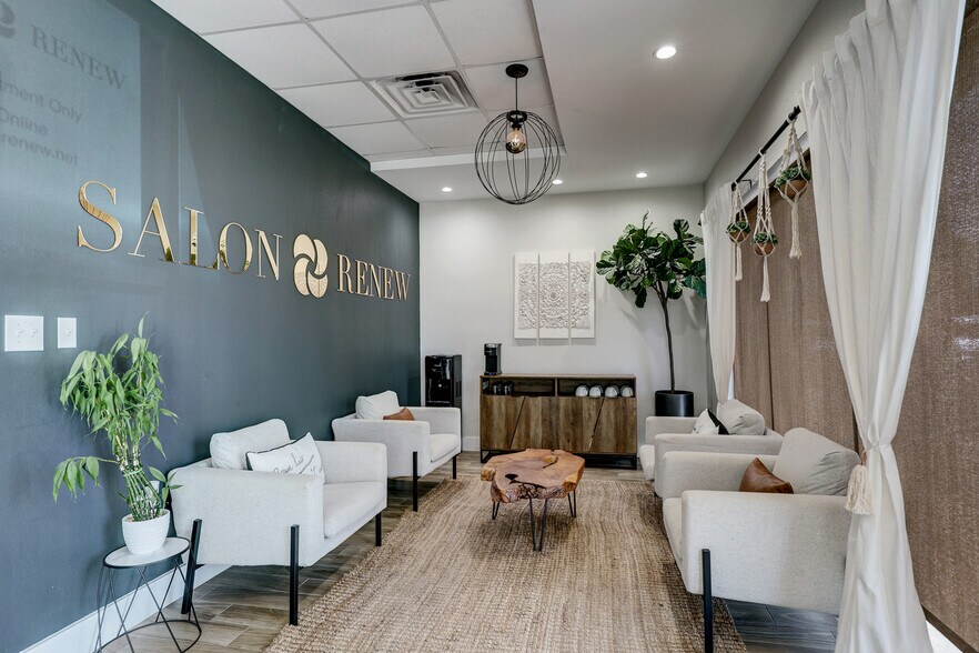 More Photos Of 616-624 Marina Bay Dr, Kemah Storefront For Sale