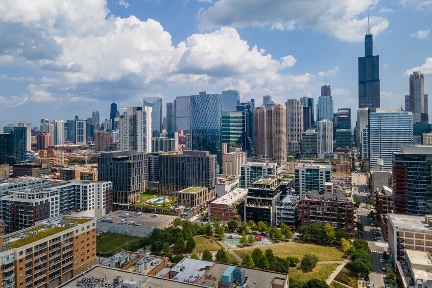 More Photos Of 855 W Madison St, Chicago Apartments For Lease