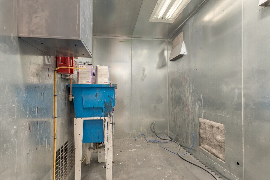 More Photos Of 2855 Magnolia Ave, Saint Louis Auto Repair For Sale