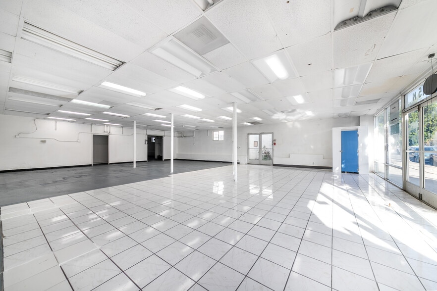 More Photos Of 115 N Fairfax Ave, Los Angeles Freestanding For Sale