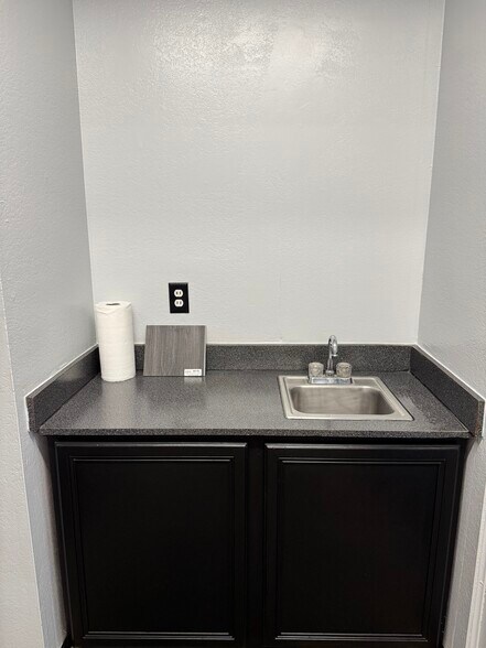 More Photos Of 14000 Rosecrans Ave, Santa Fe Springs Warehouse For Lease