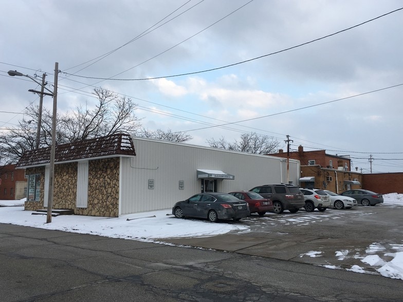 More Photos Of 3700 Lee Rd, Shaker Heights Storefront Retail Office For Lease