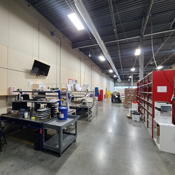 More Photos Of 2400 Pilot Knob Rd, Mendota Heights Light Manufacturing For Lease