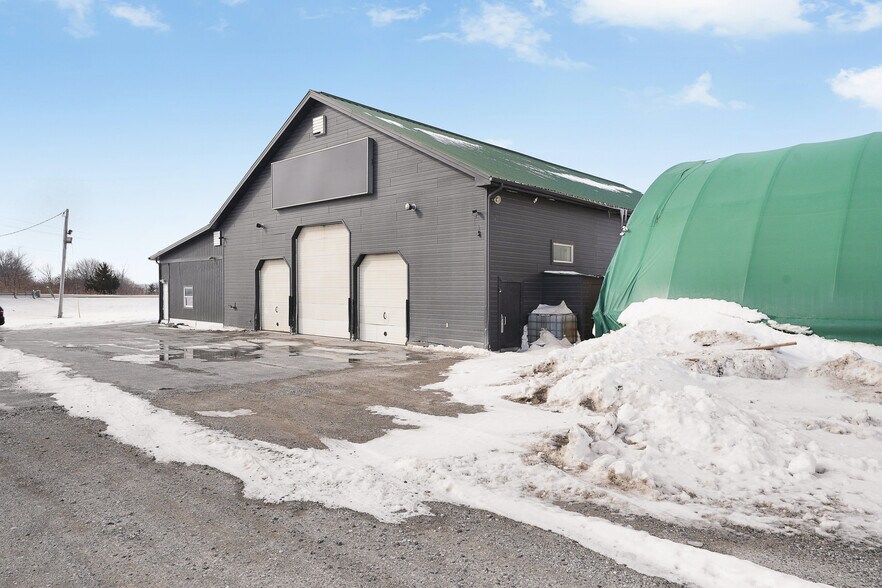 More Photos Of 20600 Hwy 2, Tilbury Auto Dealership For Sale