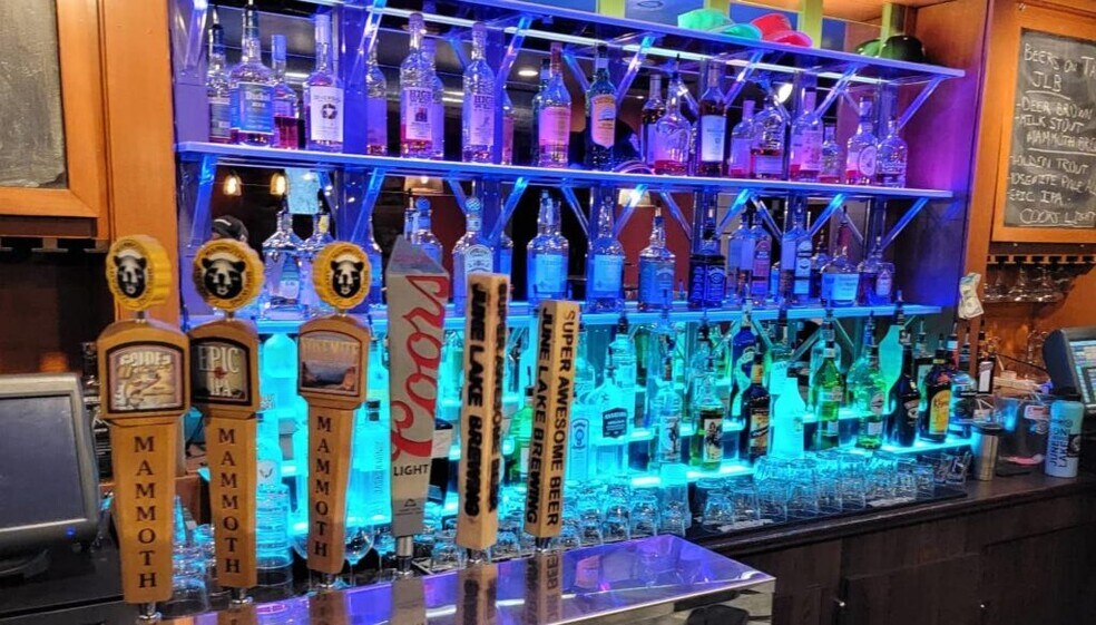 More Photos Of 2588 Highway 158, June Lake Storefront For Sale