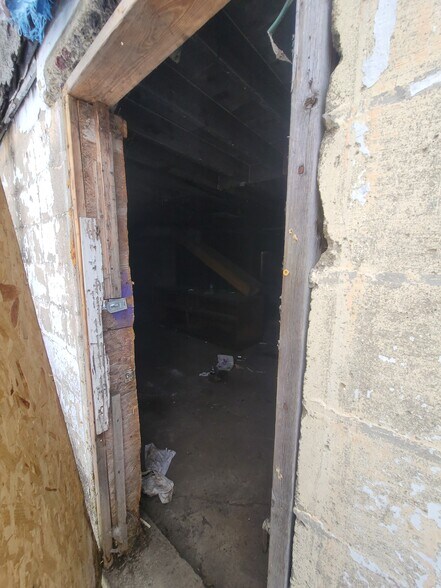 More Photos Of 1823 W 8th St, Muncie Multifamily For Sale