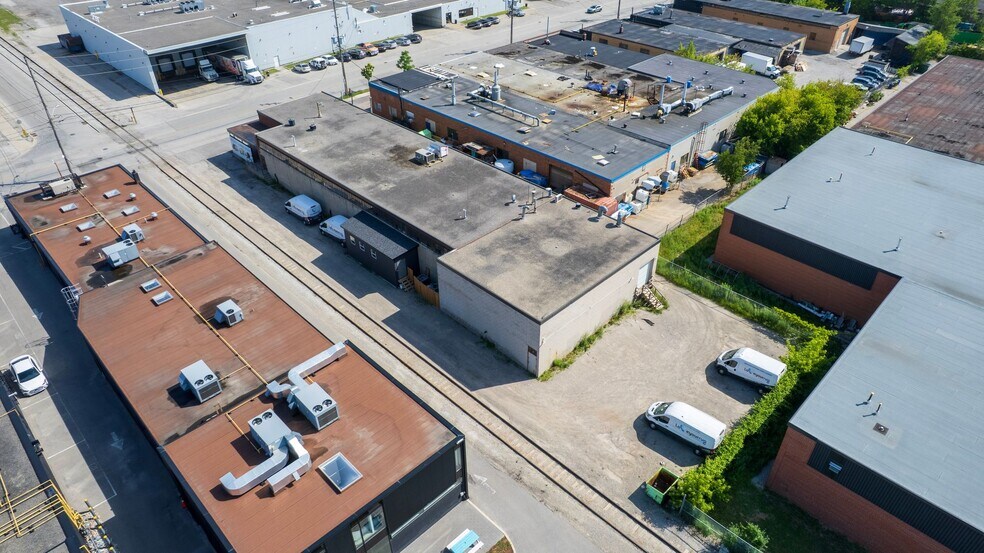 More Photos Of 41 Advance Rd, Toronto Warehouse For Sale