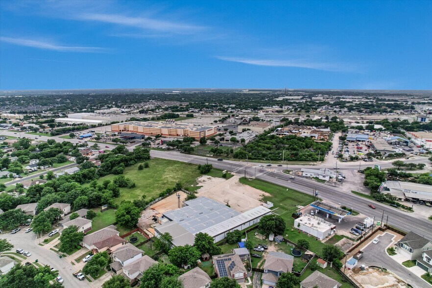 More Photos Of 2939 W Pecan St, Pflugerville Warehouse For Lease