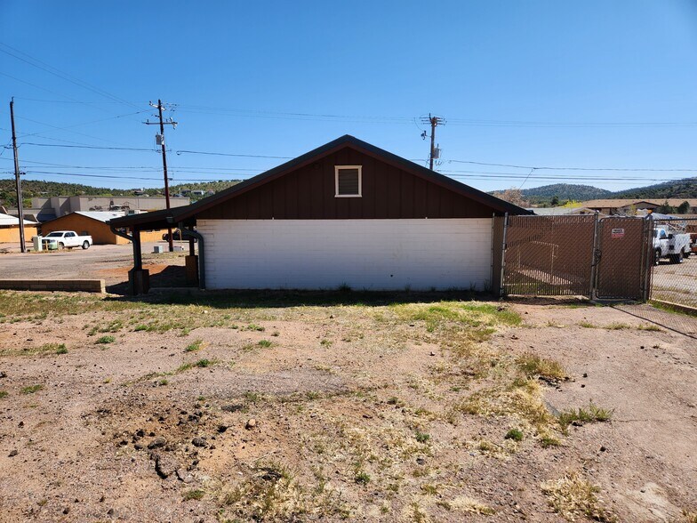 More Photos Of 704 S Meadow St, Payson Office For Sale