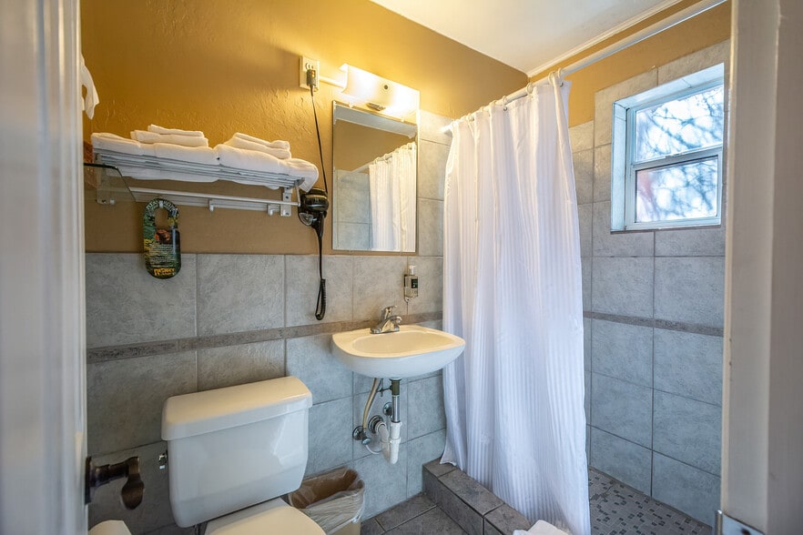 More Photos Of 627 Sudderth Dr, Ruidoso Hotel For Sale